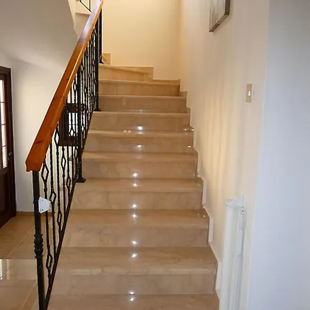 Luxurious Jasmine 4-bedroom Retreat With Private Pool *